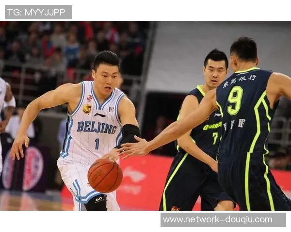 李根的篮球之路：从青涩少年到职业球员的成长历程与荣耀瞬间